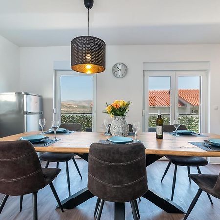 Delux Apartment Eva 特罗吉尔 外观 照片